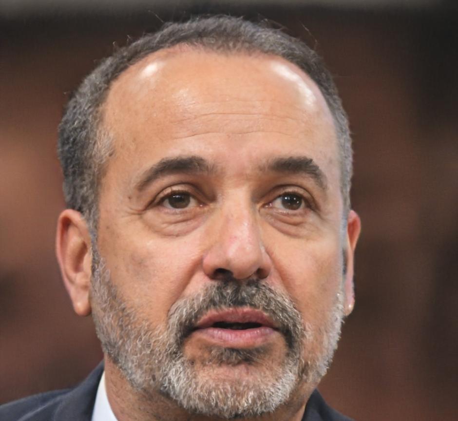 Portrait de Marc Dubois, expert en analyse financière